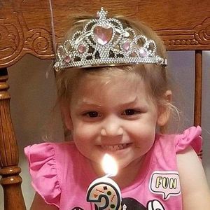 Meet your Posher, Faydra